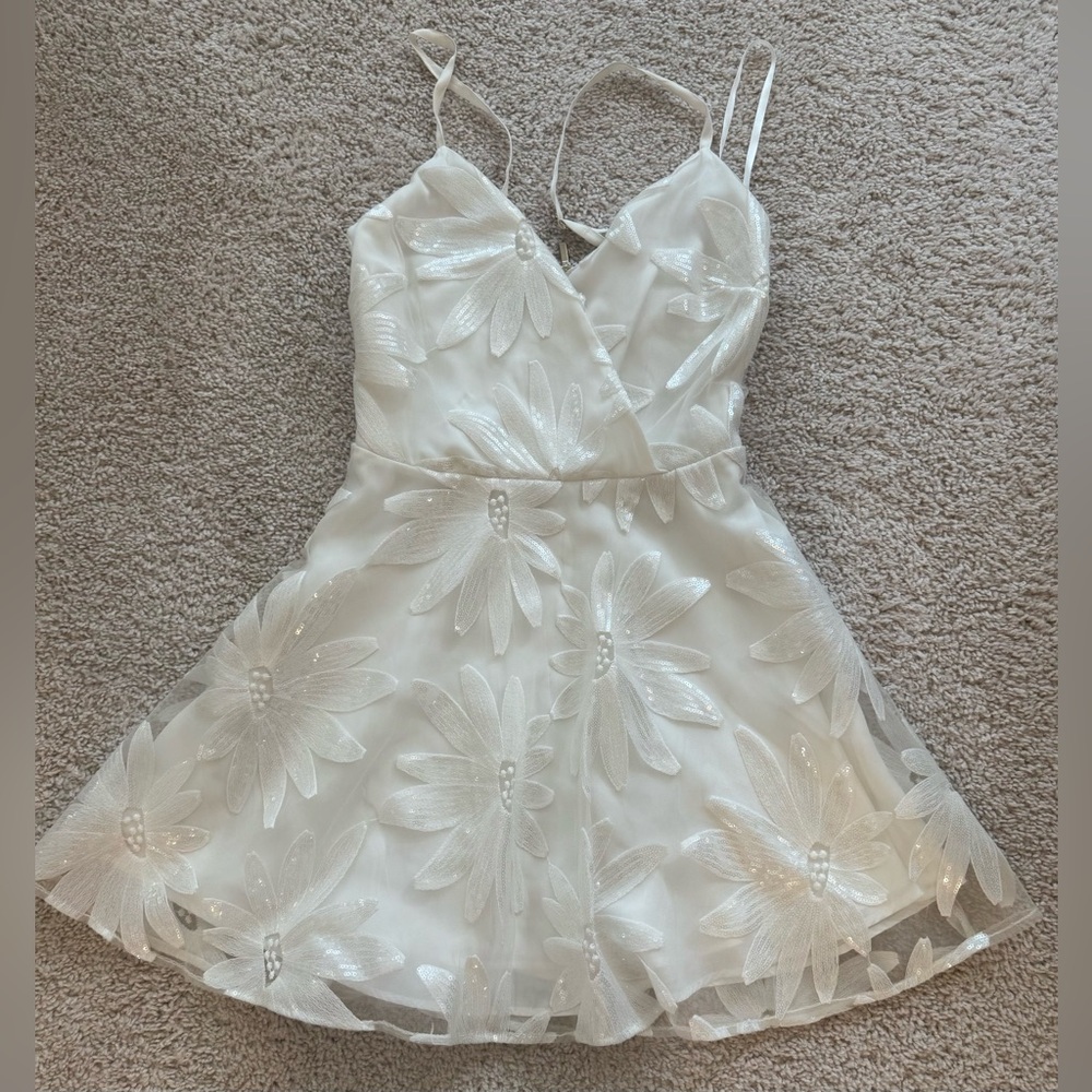 Bebe white sequin floral dress size small petite